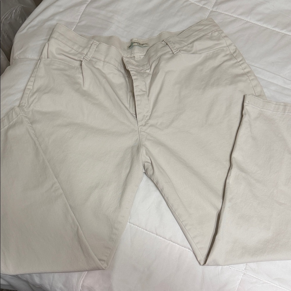 Women’s Khaki pants